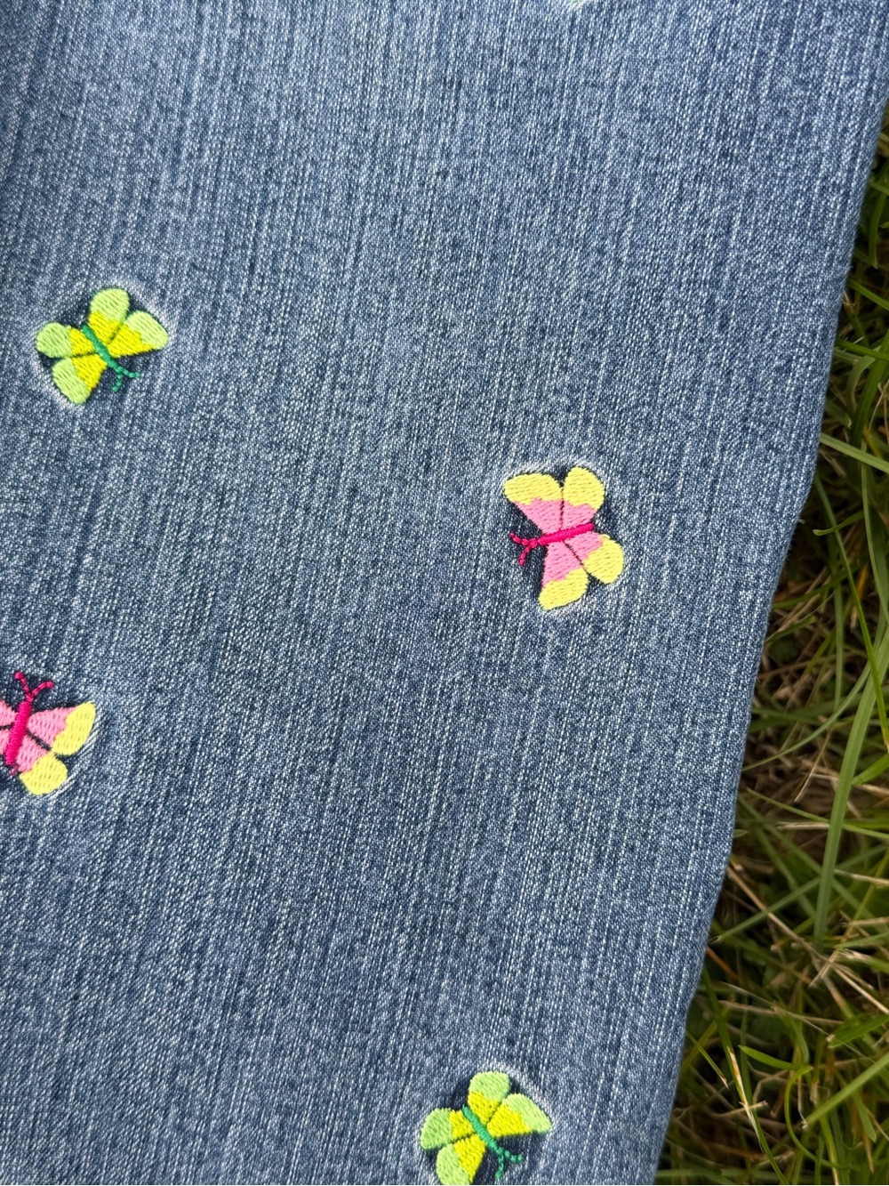 Lilly Pulitzer Light Blue Straight-Leg Jeans with Butterfly Embroidered Accents - Picture 9 of 13